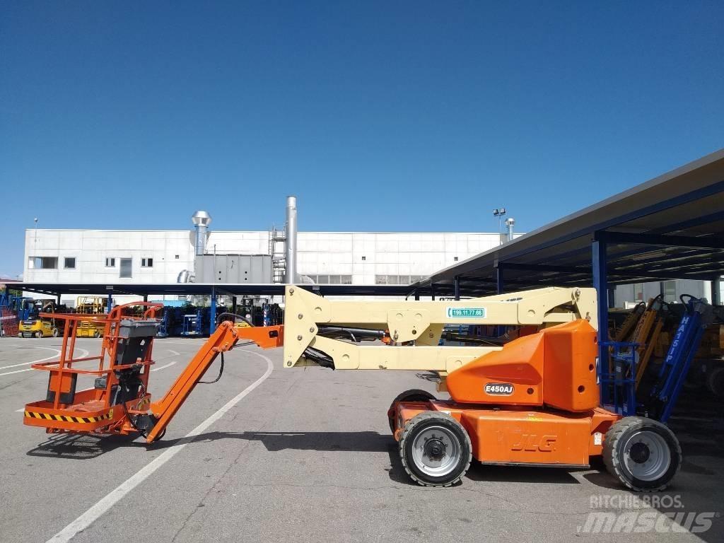 JLG E 450 AJ ブームリフト　屈伸型