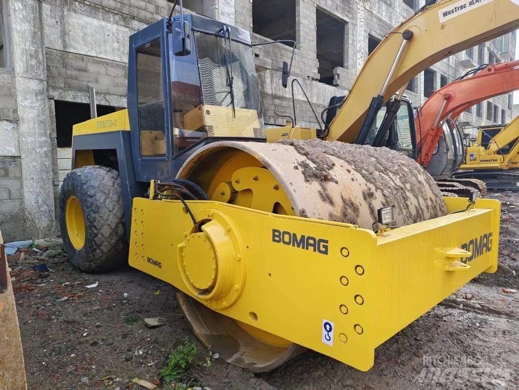 Bomag BW 217 D-2 振動ローラ