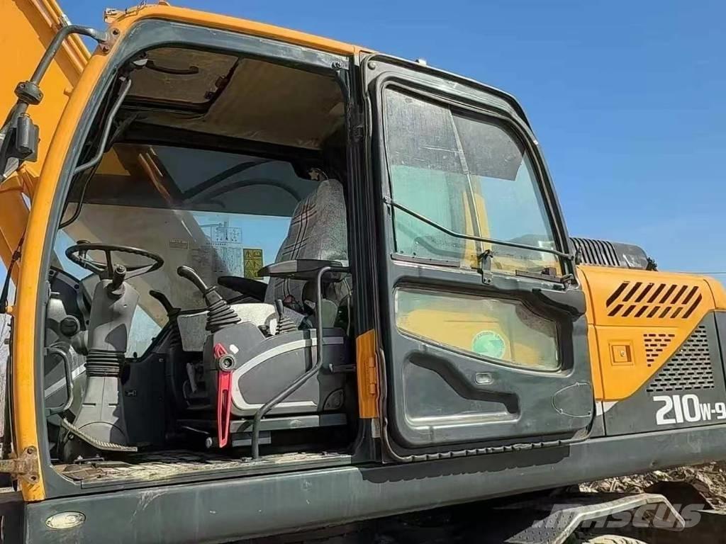 Hyundai R 260 LC-9S 大型油圧ショベル12t以上（パワーショベル・ユンボ）