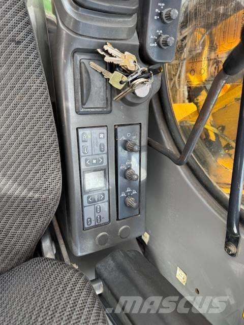 Hitachi ZX 130 W ホイール式油圧ショベル（パワーショベル・ユンボ・バックホー）