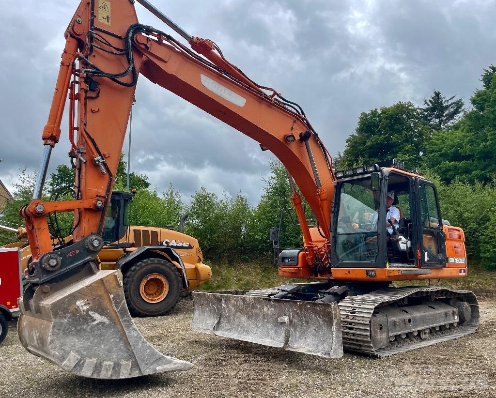 Doosan DX 180 LC-3 大型油圧ショベル12t以上（パワーショベル・ユンボ）