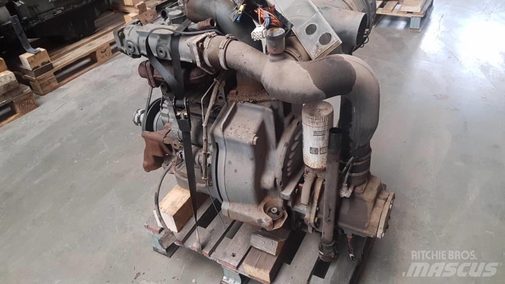 Deutz F2M2011 エンジン