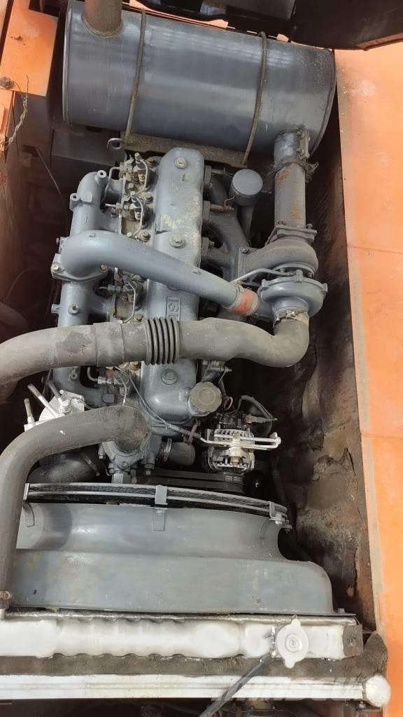 Hitachi EX 200-5 大型油圧ショベル12t以上（パワーショベル・ユンボ）