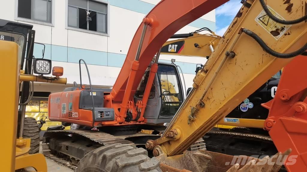 Hitachi EX 200-5 大型油圧ショベル12t以上（パワーショベル・ユンボ）