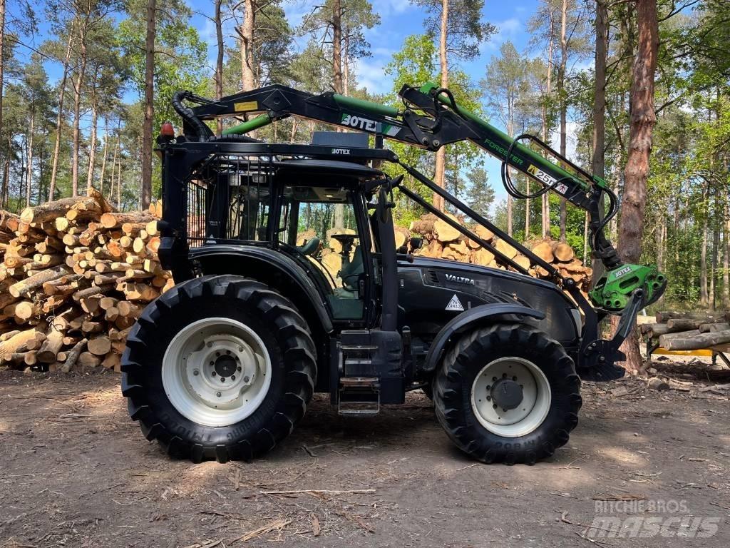 Valtra T183 Vesu トラクター