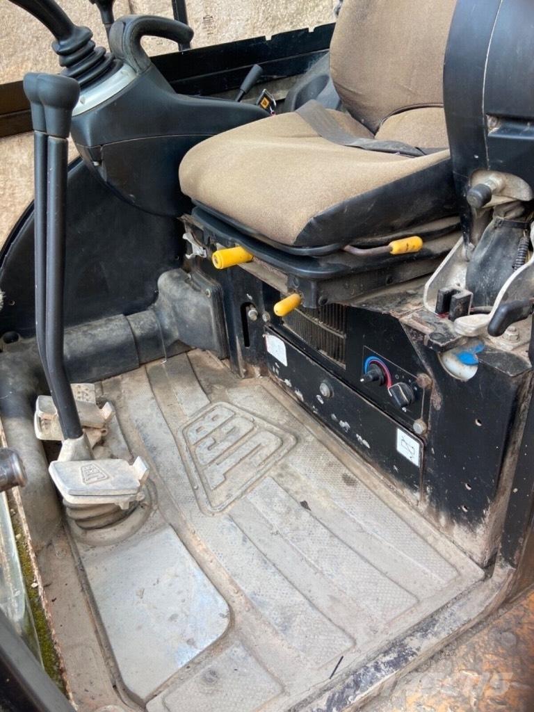 JCB 8030 ZTS ミニ油圧ショベル 7t以下（ミニユンボ・ミニディガー）