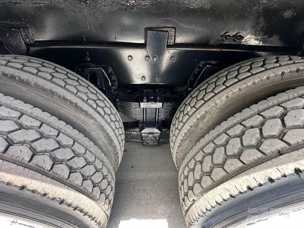 Sterling L 9500 コンバイン／バキュームトラック