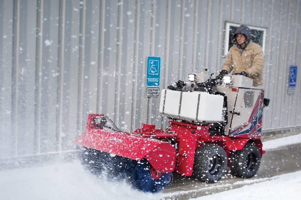 Ventrac 4500Y トラクター