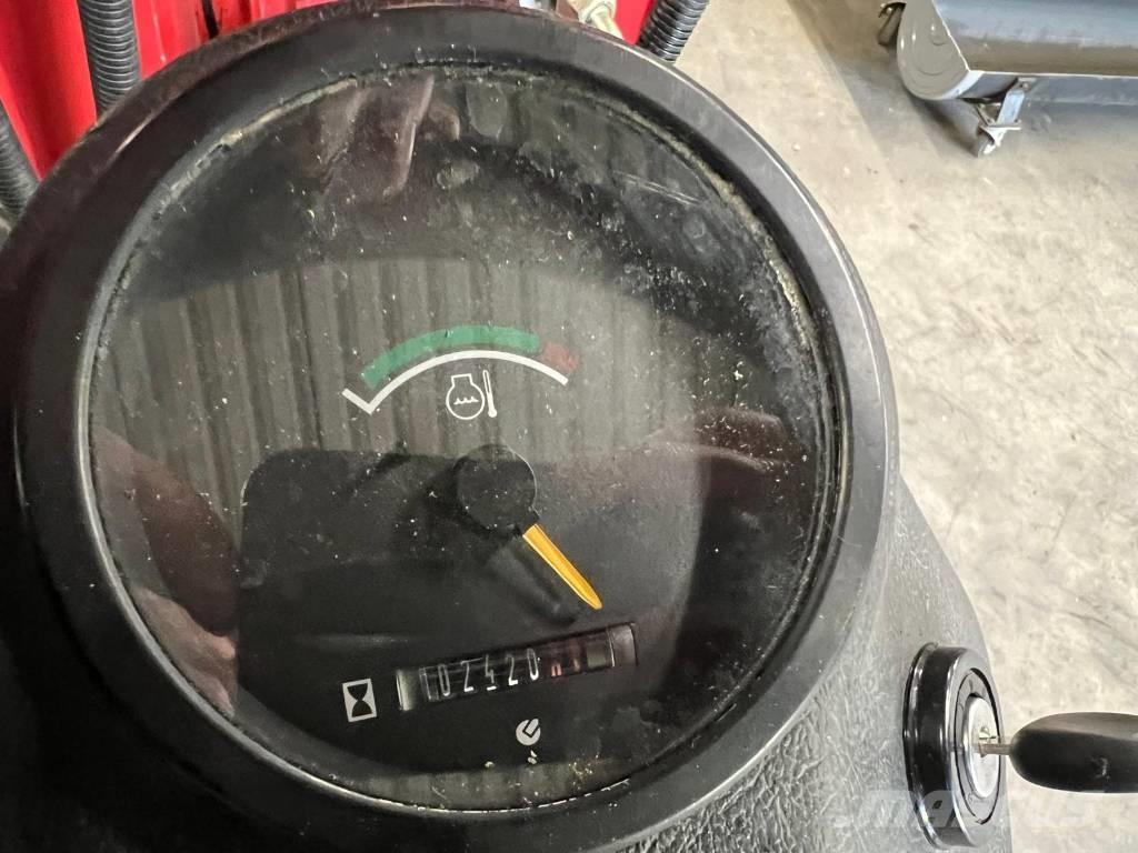 Fuchs F 853 H 多目的ローダー