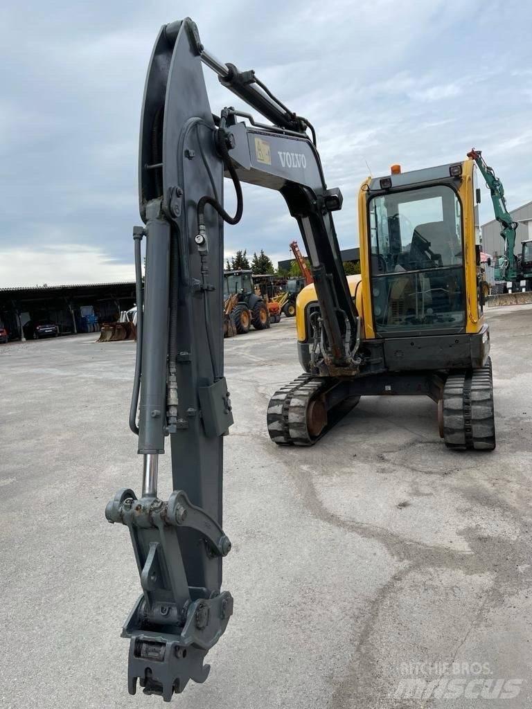 Volvo ECR 58 ミニ油圧ショベル 7t以下（ミニユンボ・ミニディガー）