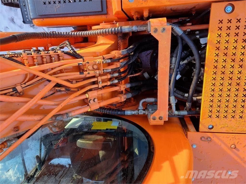 Doosan DX 225 LC 大型油圧ショベル12t以上（パワーショベル・ユンボ）
