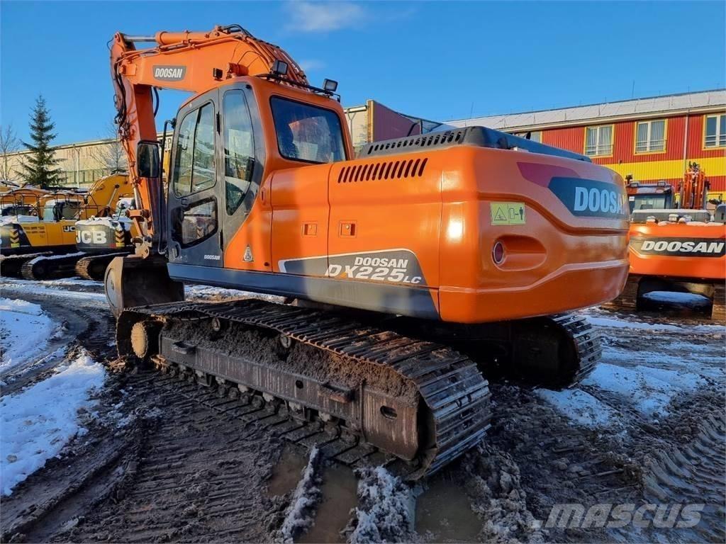 Doosan DX 225 LC 大型油圧ショベル12t以上（パワーショベル・ユンボ）