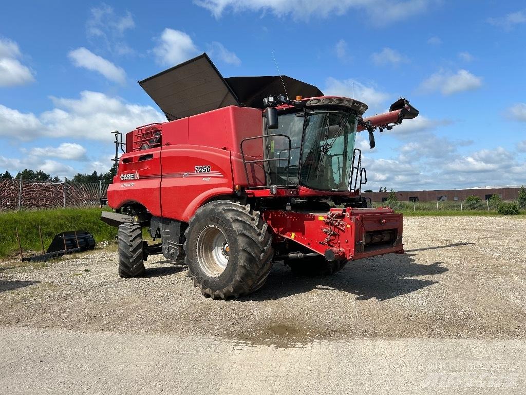 Case IH 7250 コンバイン