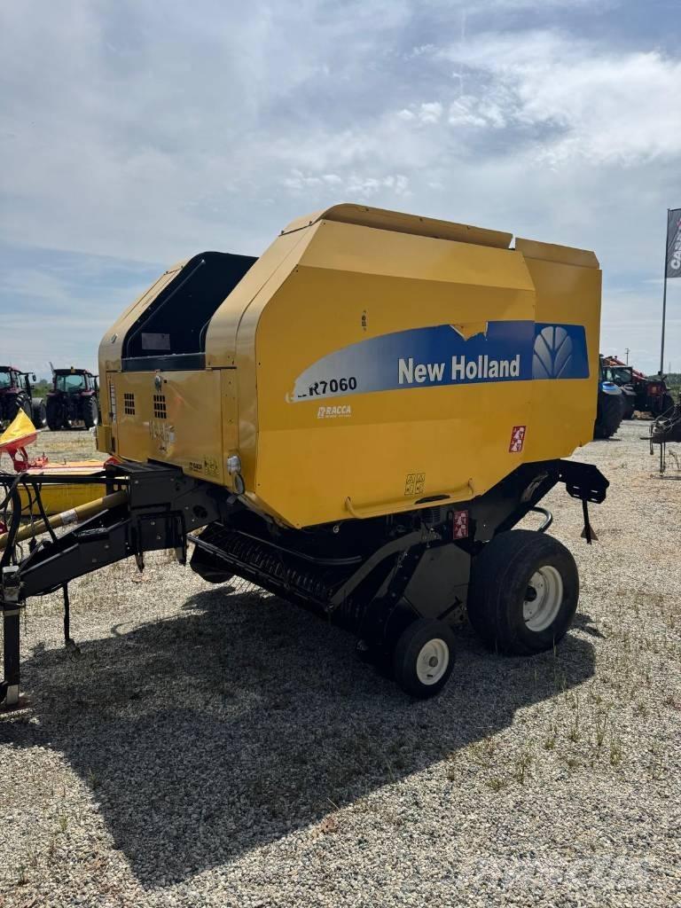 New Holland BR 7060 ラウンドベーラー