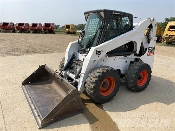 Bobcat S 300 スキッドステアローダー