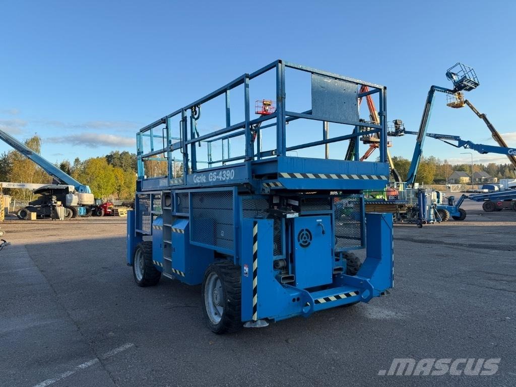 Genie GS 4390 シザースリフト