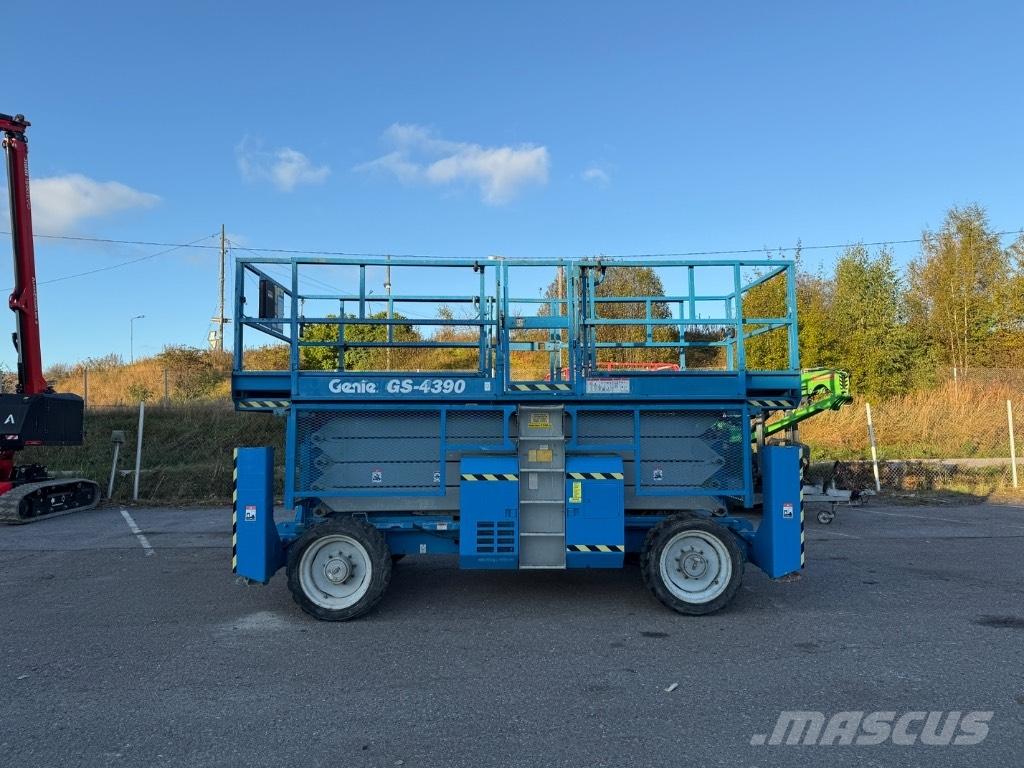 Genie GS 4390 シザースリフト