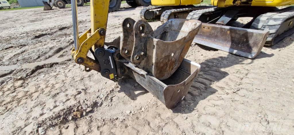 Komatsu PC 26 MR ミニ油圧ショベル 7t以下（ミニユンボ・ミニディガー）