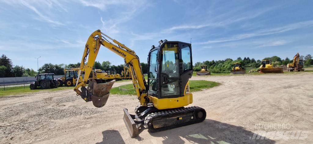 Komatsu PC 26 MR ミニ油圧ショベル 7t以下（ミニユンボ・ミニディガー）