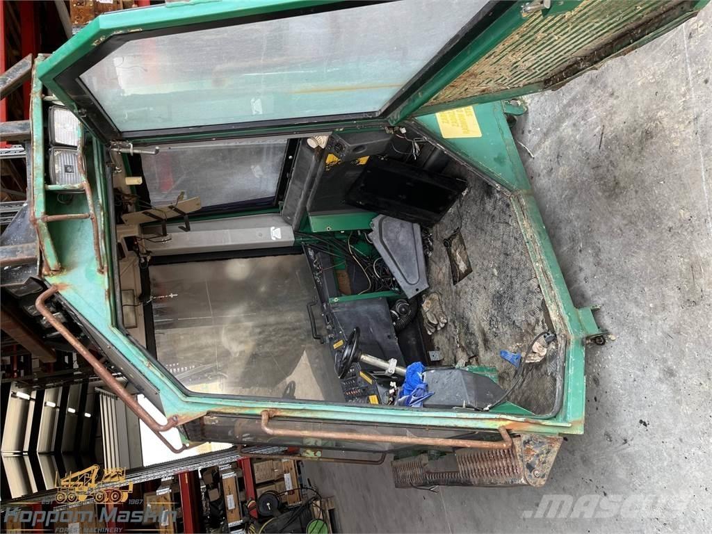 Timberjack 1270 キャビン及び内装