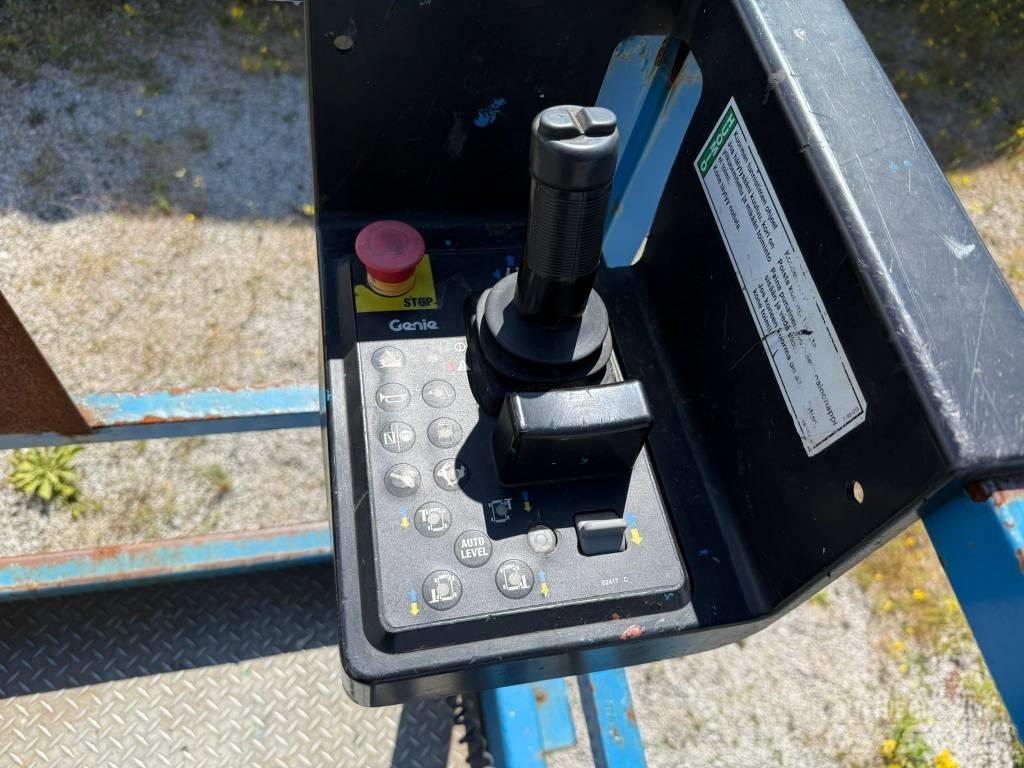 Genie GS 4390 シザースリフト