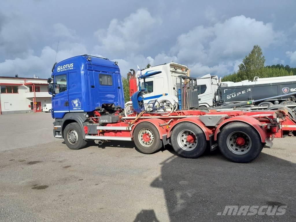 Scania R 560 8x4 中古トラクターヘッド | トレーラーヘッド