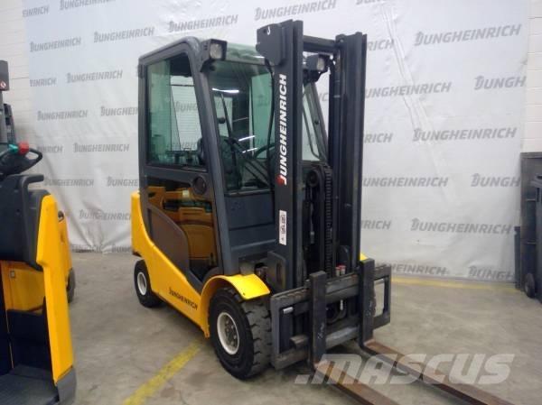 Jungheinrich TFG 320 LPGフォークリフト