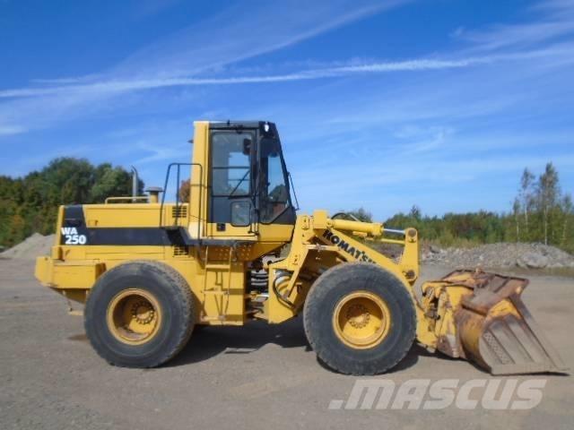 Komatsu WA 250 ホイールローダー・タイヤショベル