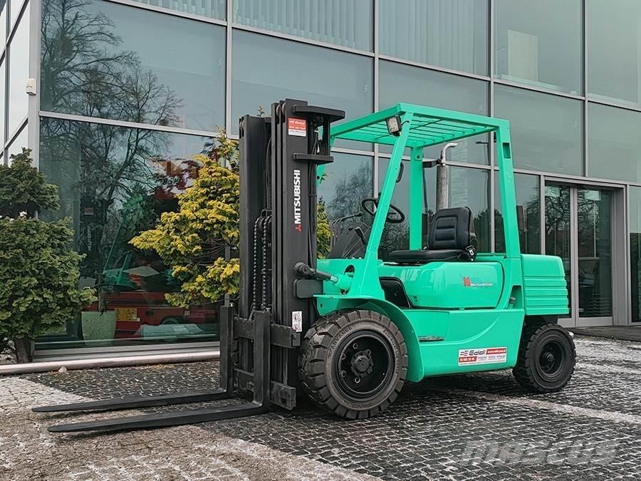 Mitsubishi DP30 ディーゼル・軽油