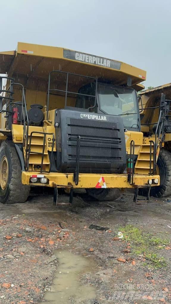 CAT 773 F アーティキュレート式ダンプトラック