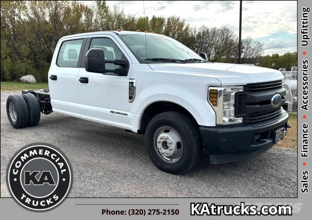 Ford F 350 XL SD キャブ付きシャーシ