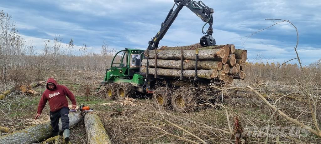 John Deere 1110 フォワーダー