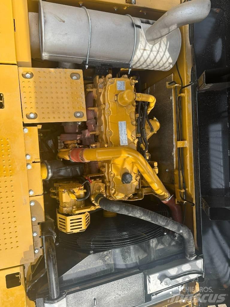 CAT CAT330 中型油圧ショベル 7ｔ-12ｔ（ユンボ・パワーショベル・バックホー）