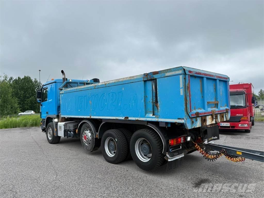 Sisu DK12M 8X4 ダンプ