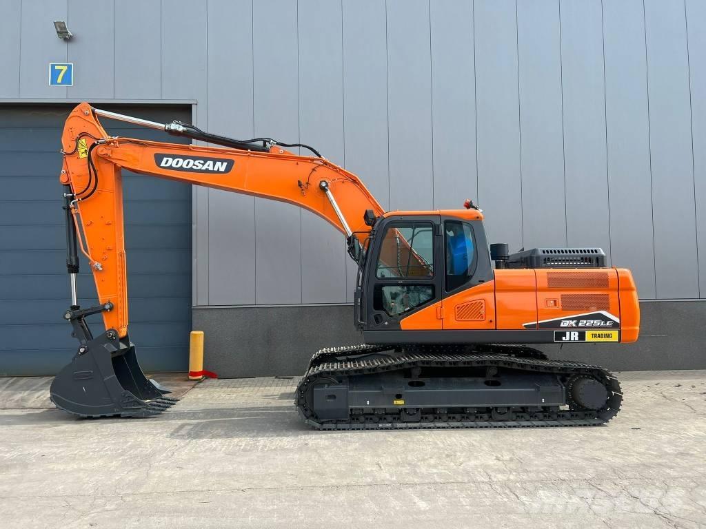 Doosan DX 225 LC-7M 大型油圧ショベル12t以上（パワーショベル・ユンボ）