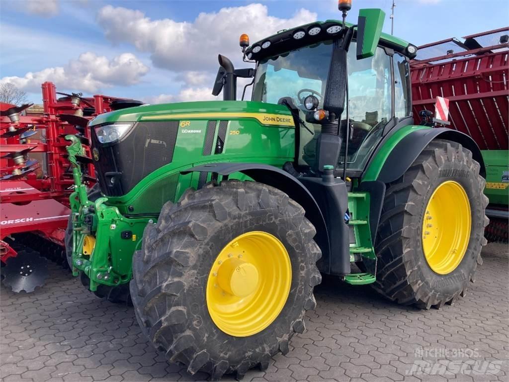 John Deere 6R250 トラクター