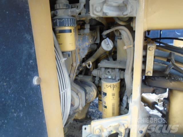 CAT CB 634 C タンデムローラ