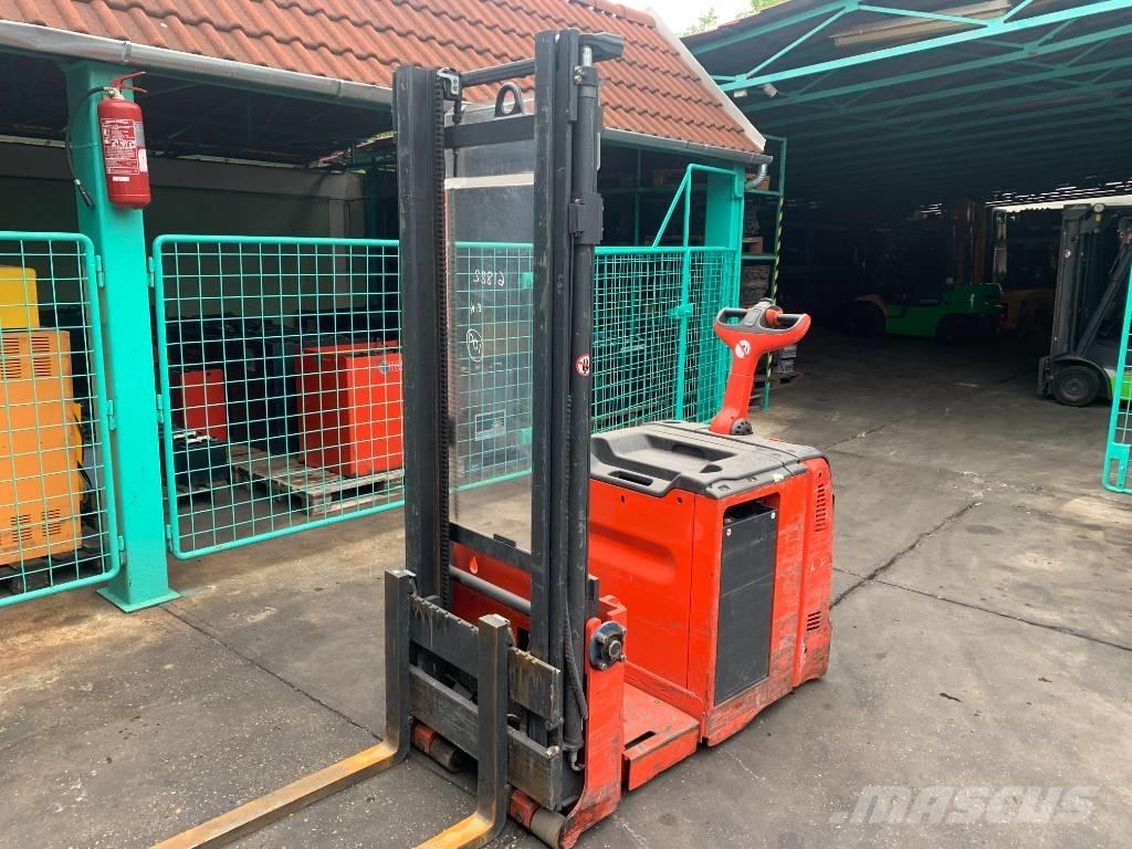Linde L12AC V-3818 自走式スタッカー