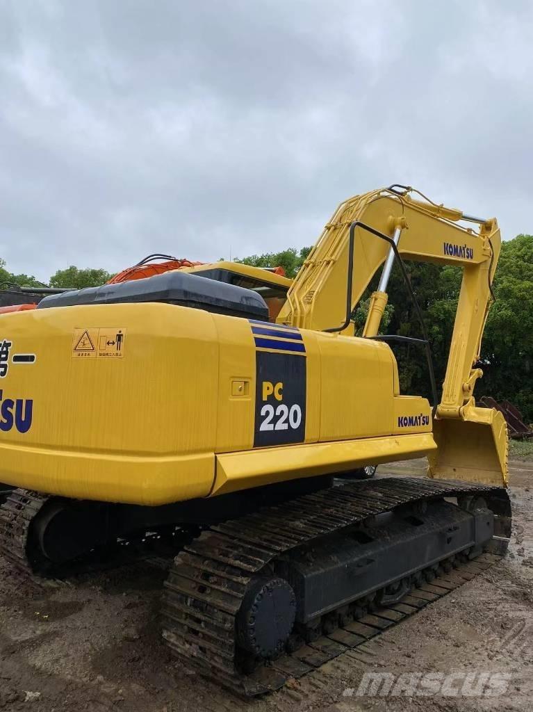 Komatsu 220 大型油圧ショベル12t以上（パワーショベル・ユンボ）