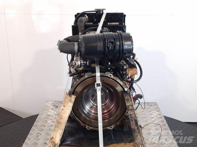 Perkins 403C-11 エンジン