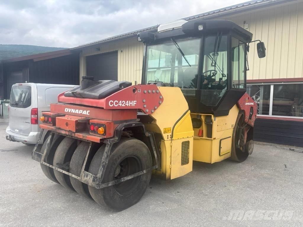 Dynapac CC 424 CHF 振動ローラ