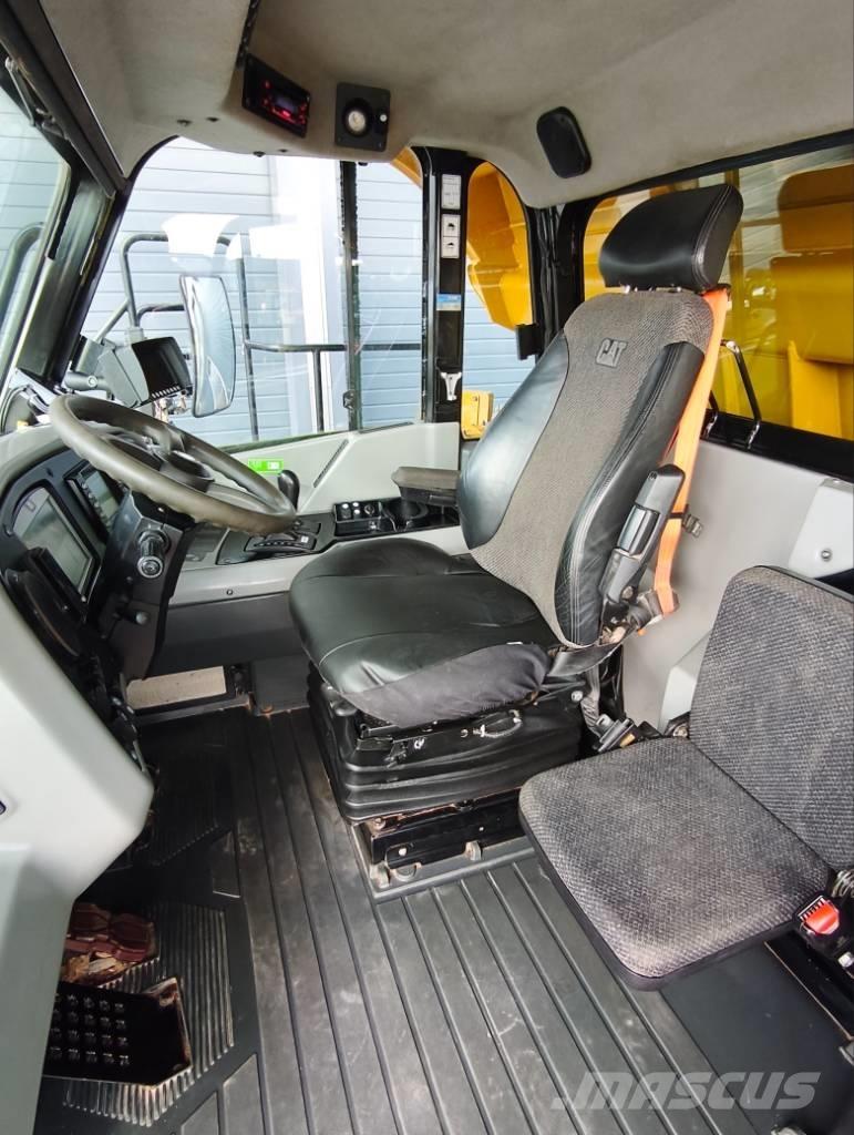 CAT 772G リジットフレーム式ダンプトラック