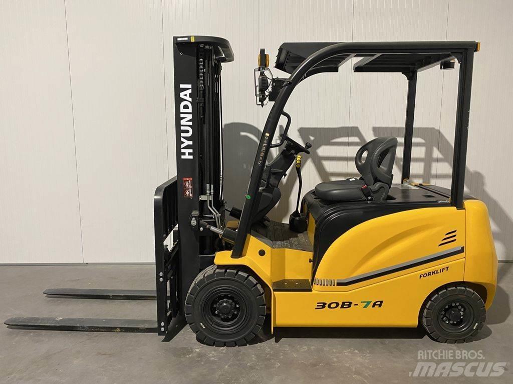 Hyundai 30B-7A バッテリーフォークリフト