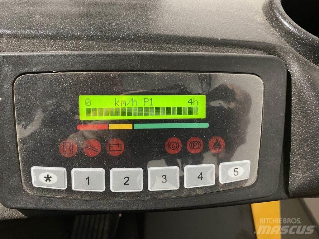 Hyundai 30B-7A バッテリーフォークリフト