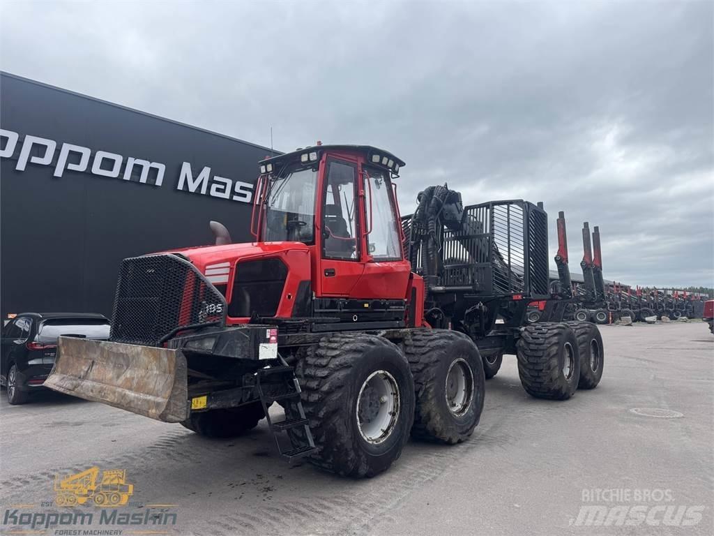 Komatsu 895 フォワーダー
