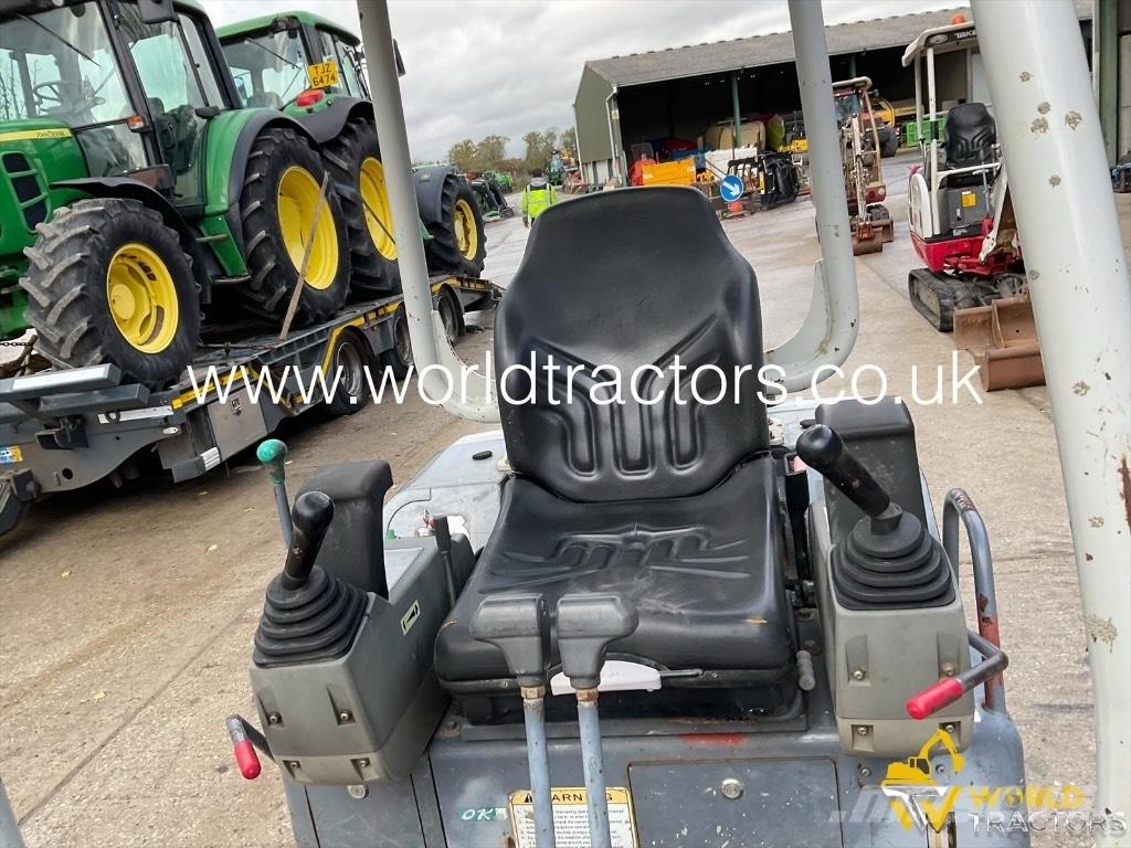 Takeuchi TB 219 ミニ油圧ショベル 7t以下（ミニユンボ・ミニディガー）