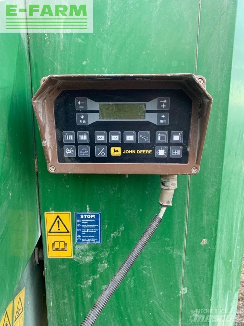 John Deere 690 スクエアベーラー