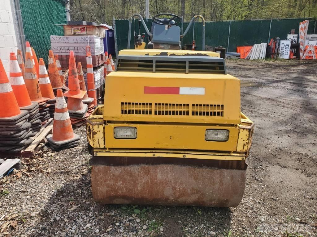 Bomag BW121 AD-2 タンデムローラ
