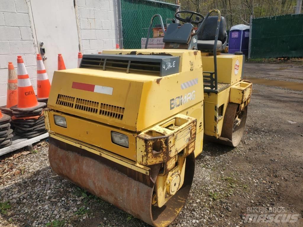 Bomag BW121 AD-2 タンデムローラ
