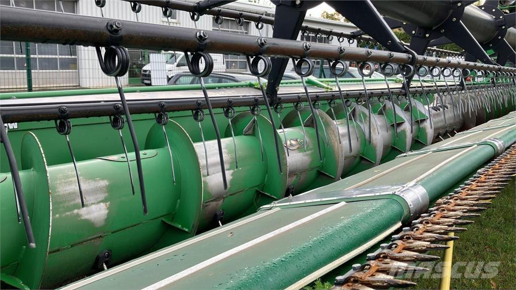 John Deere S680 コンバイン